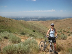 Alonna - biking in Boise