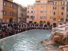 Lots of tourists at the Trevi Fountain