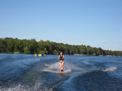 ruttgers48-alonna-skiing.jpg