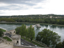 Bridge of Avignon, filled with tourists